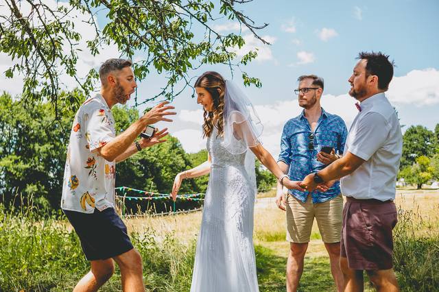 Natural wedding photo, Cheshire