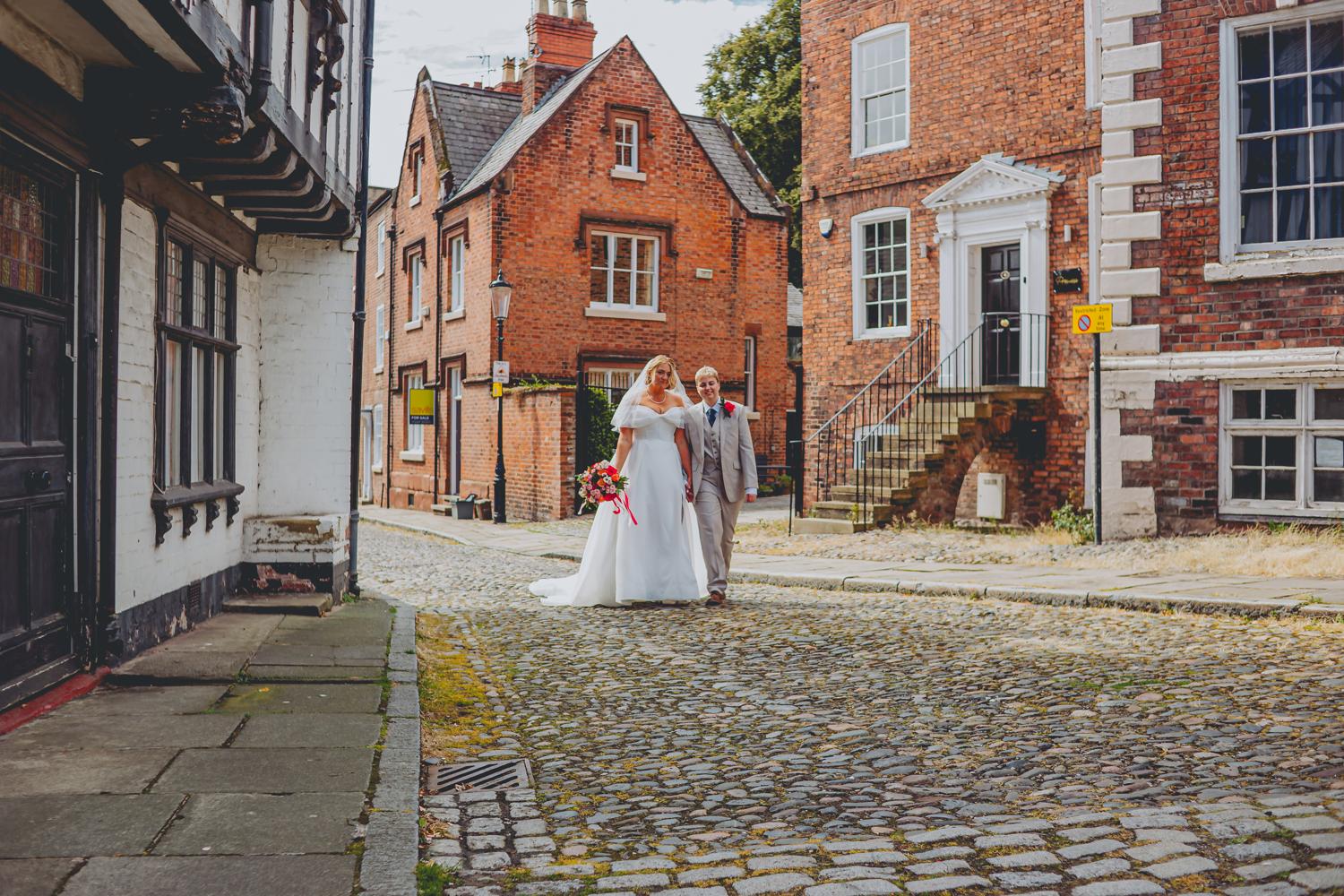 Natural wedding photo, Cheshire