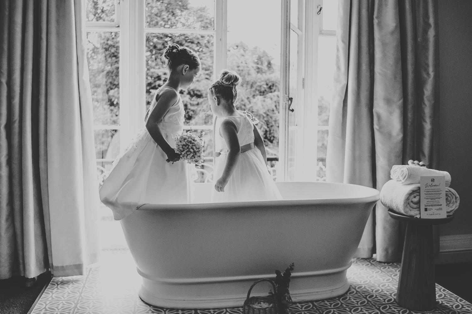 Natural wedding photo, Cheshire