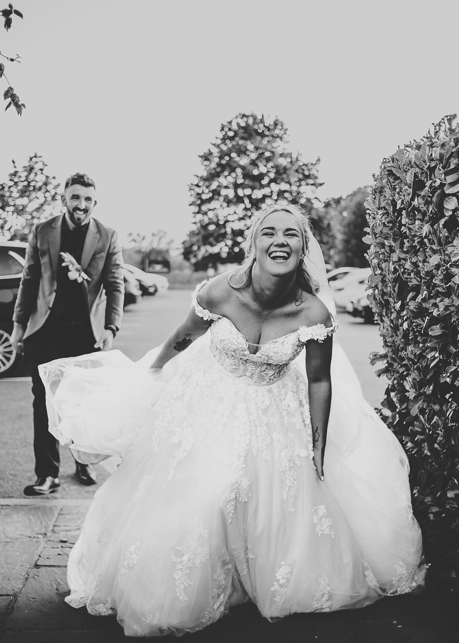 Natural wedding photo, Cheshire